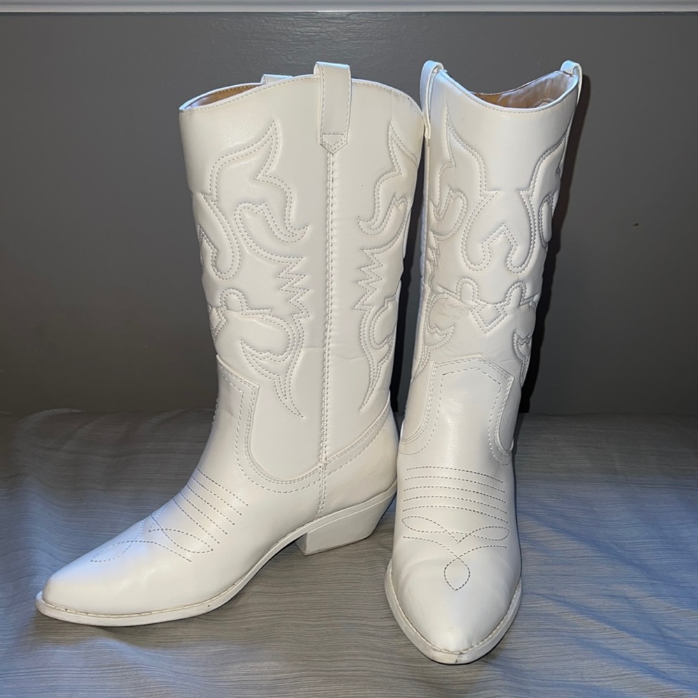 white cowgirl boots